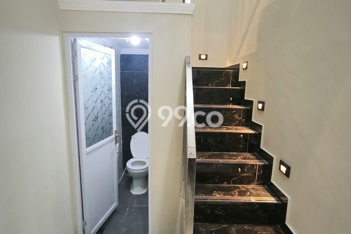 Hunian Cantik Minimalis Lb 100m2 di Tambaksari, Surabaya Hunian Cantik Minimalis Lb 100m2 di Tambaksari, Surabaya