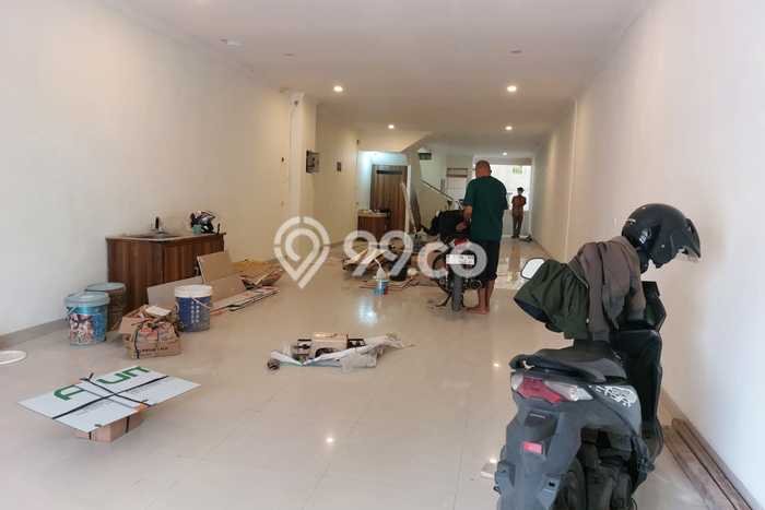 Disewakan Ruko di Kawasan Ramai Taman Kopo Indah Luas 275m2 Disewakan Ruko di Kawasan Ramai Taman Kopo Indah Luas 275m2