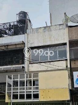Ruko Disewa di Jakarta Barat dengan LB 168m2 Area Komersial Ramai Ruko Disewa di Jakarta Barat dengan LB 168m2 Area Komersial Ramai