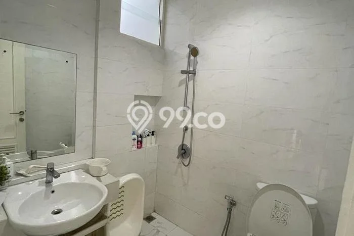 Rumah Cantik Siap Pakai Di BSD Luas 200m2 Aman Rumah Cantik Siap Pakai Di BSD Luas 200m2 Aman