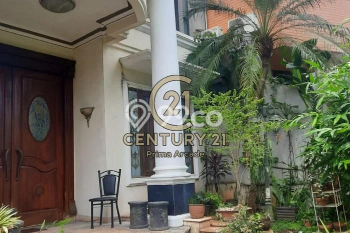 Hunian Eksklusif Siap Huni LT 275m2 di Pesanggrahan, Jakarta Selatan Hunian Eksklusif Siap Huni LT 275m2 di Pesanggrahan, Jakarta Selatan