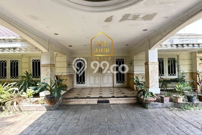 Siap Huni Hunian Elit 5 Kamar di Menteng Dekat ke Mana Pun Siap Huni Hunian Elit 5 Kamar di Menteng Dekat ke Mana Pun