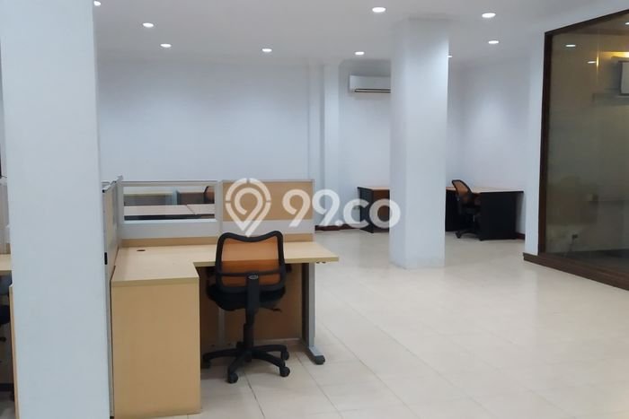 Unit Ruko Dijual di Jakarta Barat LT 233m2 & LB 500m2 Unit Ruko Dijual di Jakarta Barat LT 233m2 & LB 500m2