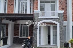 Lokasi strategis! Rumah siap huni disewakan di Tegal Barat LB 70m2 Lokasi strategis! Rumah siap huni disewakan di Tegal Barat LB 70m2