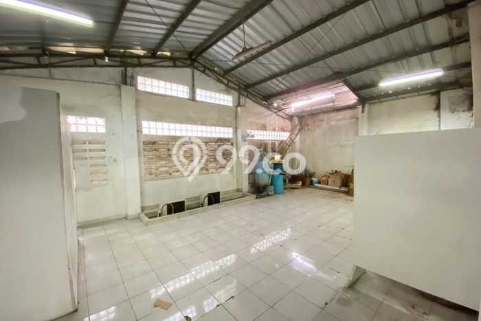 Gudang Lokasi Strategis di BSD, Luas 300m2m², Siap Operasional Gudang Lokasi Strategis di BSD, Luas 300m2m², Siap Operasional