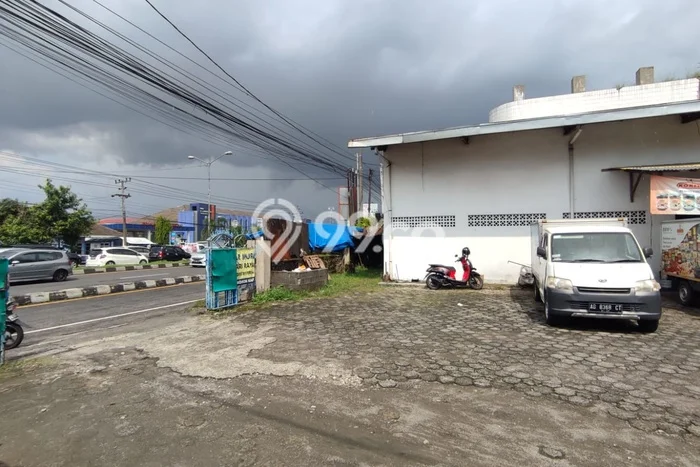 Gudang Premium di Banguntapan, Luas 1000m2m², Lokasi Mainroad Gudang Premium di Banguntapan, Luas 1000m2m², Lokasi Mainroad