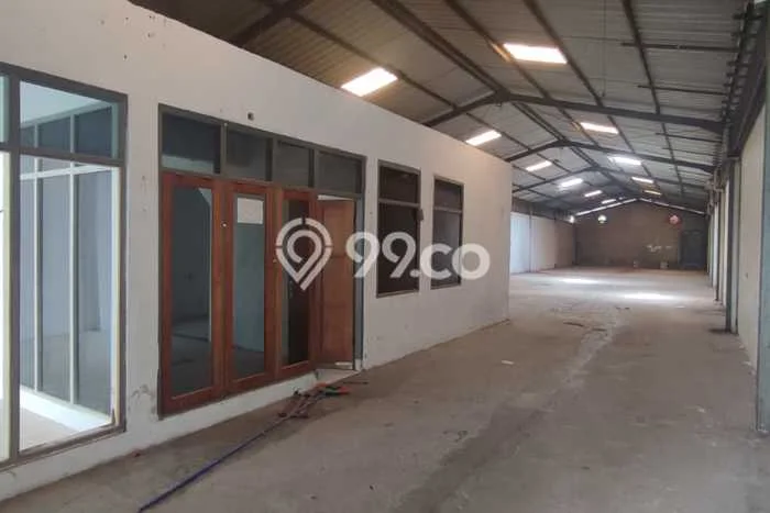 PRIME LOCATION! Gudang Kawasan Depok, Luas 560m², Area Ramai, Siap Untuk Digunakan PRIME LOCATION! Gudang Kawasan Depok, Luas 560m², Area Ramai, Siap Untuk Digunakan