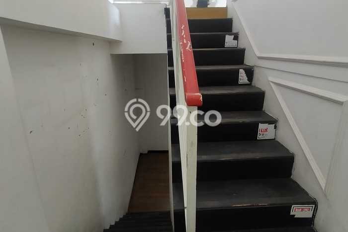 SEWA TERJANGKAU! Ruko di Caturtunggal, Luas 150m², Lokasi Komersial SEWA TERJANGKAU! Ruko di Caturtunggal, Luas 150m², Lokasi Komersial