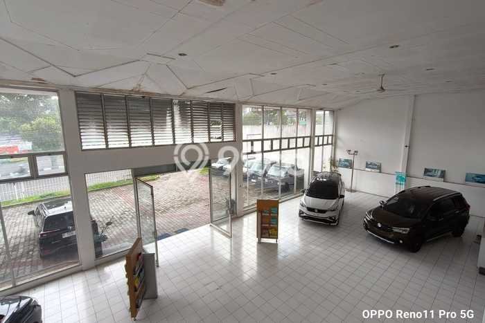 Disewakan Gedung Luas Cocok Untuk Kantor Atau Show Room, Sleman Disewakan Gedung Luas Cocok Untuk Kantor Atau Show Room, Sleman