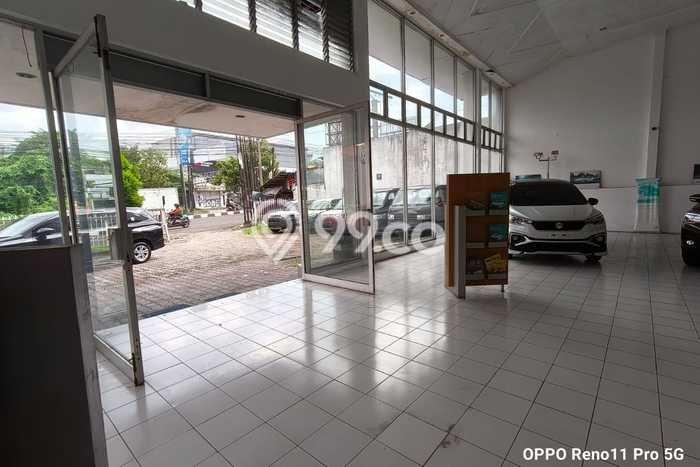 Disewakan Gedung Luas Cocok Untuk Kantor Atau Show Room, Sleman Disewakan Gedung Luas Cocok Untuk Kantor Atau Show Room, Sleman