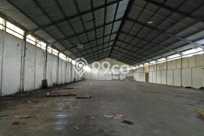 Gudang Area Komersial Kawasan Kasihan, Luas 1654m2m², Jalan Raya Gudang Area Komersial Kawasan Kasihan, Luas 1654m2m², Jalan Raya