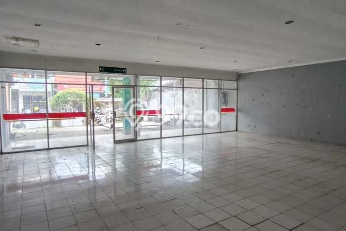 Ruko untuk disewa di Mlati punya LT 349m2 & LB 300m2 harga sewa kompetitif Ruko untuk disewa di Mlati punya LT 349m2 & LB 300m2 harga sewa kompetitif