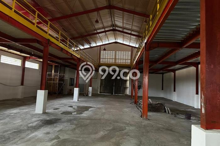 Gudang Area Strategis di Gatot Subroto, Luas 915m2m², Jalur Utama Gudang Area Strategis di Gatot Subroto, Luas 915m2m², Jalur Utama