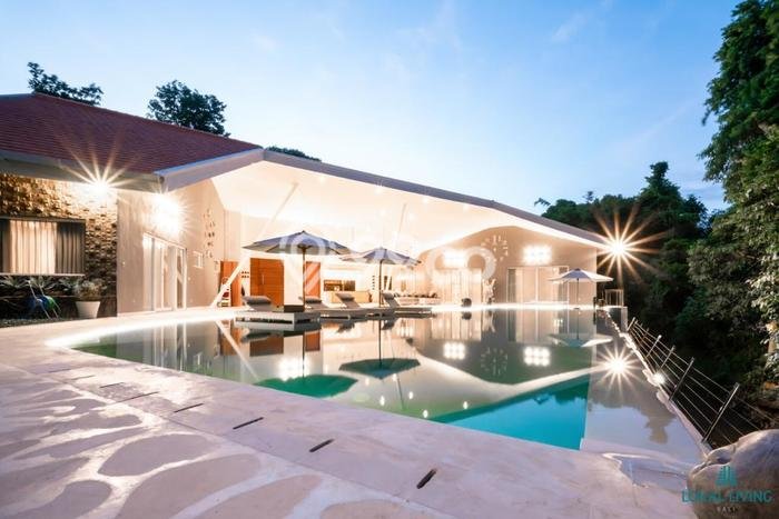 Rumah Luxury Modern Siap Huni di Kerobokan Badung Rumah Luxury Modern Siap Huni di Kerobokan Badung
