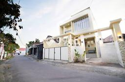 Rumah Modern Minimalis 4 Kamar Siap Huni di Sleman Rumah Modern Minimalis 4 Kamar Siap Huni di Sleman