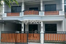 Rumah Elit Modern Tanpa Renovasi di BSD Griya Loka Tangerang Rumah Elit Modern Tanpa Renovasi di BSD Griya Loka Tangerang