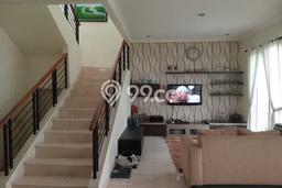 Ready to Use! Luxury House LT 180m2 Desain Modern di BSD Ready to Use! Luxury House LT 180m2 Desain Modern di BSD