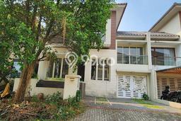 Rumah Elit Modern Tanpa Renovasi di Bintaro Tangerang Selatan Rumah Elit Modern Tanpa Renovasi di Bintaro Tangerang Selatan