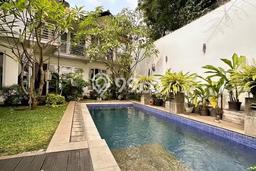 Ready to Use! Luxury House LT 413m2 Desain Elegan di Bintaro Ready to Use! Luxury House LT 413m2 Desain Elegan di Bintaro