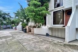 Hunian Elit LB 270m2 Siap Huni Desain Elegan di Lebak Bulus, Jakarta Selatan Hunian Elit LB 270m2 Siap Huni Desain Elegan di Lebak Bulus, Jakarta Selatan