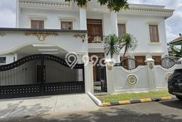 Rumah Luxury Modern Tanpa Renovasi di BSD Puspita Loka Tangerang Rumah Luxury Modern Tanpa Renovasi di BSD Puspita Loka Tangerang