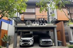 Ready to Use! Luxury House LT 112m2 Desain Modern di BSD Green Wich Ready to Use! Luxury House LT 112m2 Desain Modern di BSD Green Wich