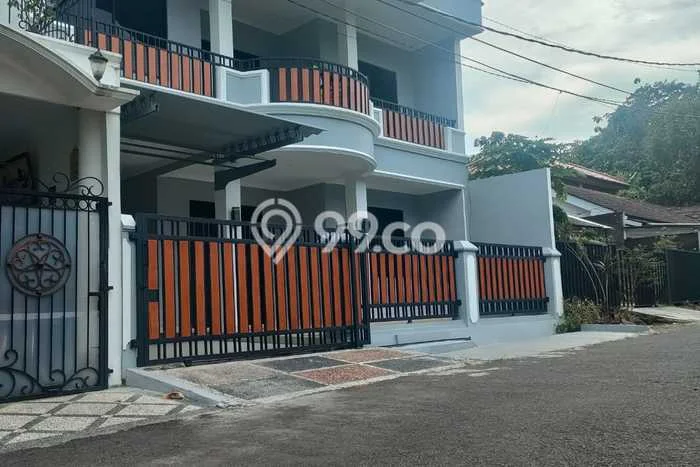 Rumah Elit Modern Tanpa Renovasi di BSD Griya Loka Tangerang Rumah Elit Modern Tanpa Renovasi di BSD Griya Loka Tangerang
