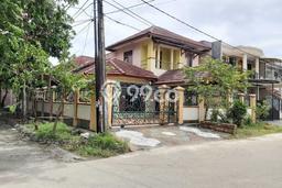 Dijual Hunian Rumah Terawat 4 Kamar di Harapan Indah, Bekasi Dijual Hunian Rumah Terawat 4 Kamar di Harapan Indah, Bekasi