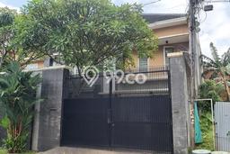 Rumah Menguntungkan di Pusat Kota Simprug, Jakarta Selatan - LT 552m² Rumah Menguntungkan di Pusat Kota Simprug, Jakarta Selatan - LT 552m²