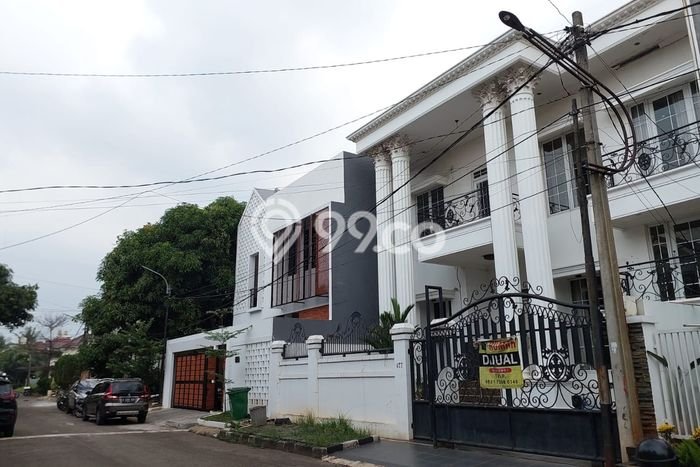 Rumah di Cikunir, Bekasi, Luas 216m² LB 350m² Rumah di Cikunir, Bekasi, Luas 216m² LB 350m²