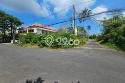Lahan Strategis di Seminyak Dijual dengan Luas 206m2 Lahan Strategis di Seminyak Dijual dengan Luas 206m2