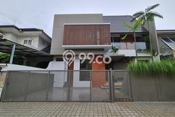 Rumah Terawat di BSD Puspita Loka, Tangerang, LT 240m², Luas Bangunan 320m² Rumah Terawat di BSD Puspita Loka, Tangerang, LT 240m², Luas Bangunan 320m²