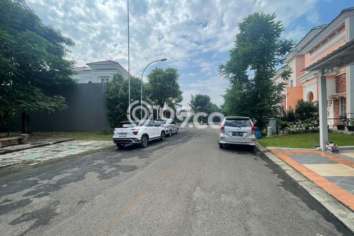 Dijual! Kantor di Gading Serpong Tangerang LT 180m2 / LB 170m2 Kawasan Strategis Dijual! Kantor di Gading Serpong Tangerang LT 180m2 / LB 170m2 Kawasan Strategis
