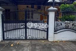 Rumah Luas Asri 2 KT Siap Pakai di Delta Mas Bekasi Rumah Luas Asri 2 KT Siap Pakai di Delta Mas Bekasi