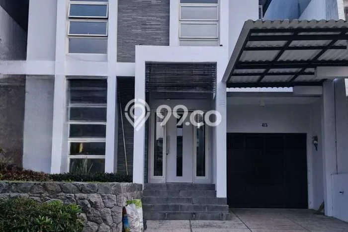 Rumah sewa siap pakai 3 KT di Citraland, Surabaya Rumah sewa siap pakai 3 KT di Citraland, Surabaya