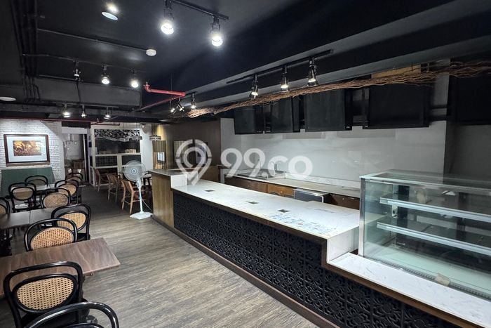 PROSPEK BAGUS! Komersial di Pakuwon Indah, Luas 2160m2m², Tingkat Keramaian Tinggi PROSPEK BAGUS! Komersial di Pakuwon Indah, Luas 2160m2m², Tingkat Keramaian Tinggi