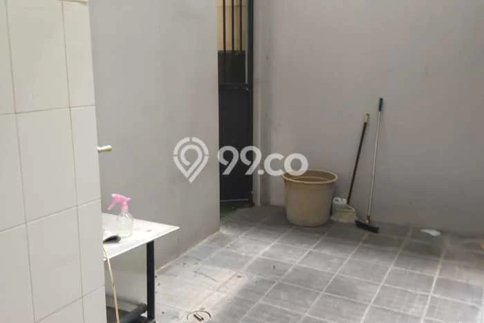 Sewa Rumah Murah di Pakuwon Indah Surabaya Punya 4 Kamar Tidur Sewa Rumah Murah di Pakuwon Indah Surabaya Punya 4 Kamar Tidur