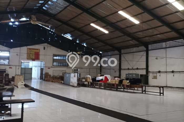 LOKASI STRATEGIS! Gudang di Sidoarjo, Luas 2000m2m², Area Komersial, Jalan Utama LOKASI STRATEGIS! Gudang di Sidoarjo, Luas 2000m2m², Area Komersial, Jalan Utama