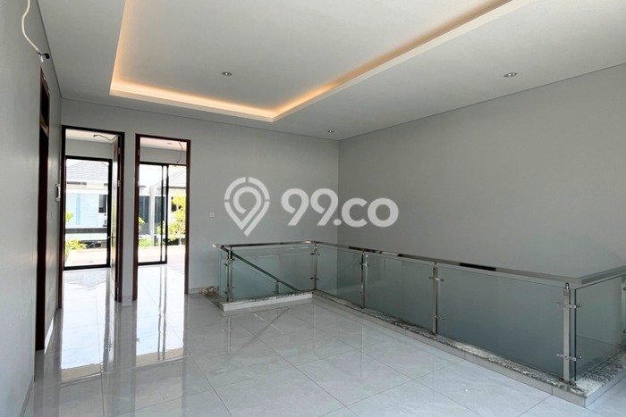 Rumah Elit Modern Tanpa Renovasi di Citraland Surabaya Rumah Elit Modern Tanpa Renovasi di Citraland Surabaya