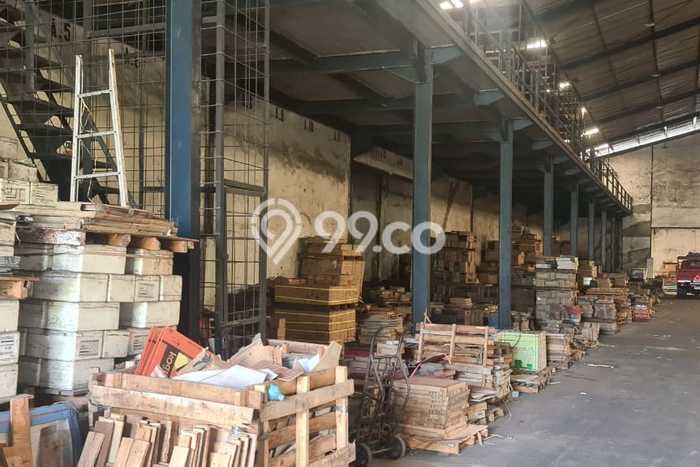 AREA KOMERSIAL! Gudang di Margomulyo, Luas 2450m2m², Lokasi Strategis AREA KOMERSIAL! Gudang di Margomulyo, Luas 2450m2m², Lokasi Strategis