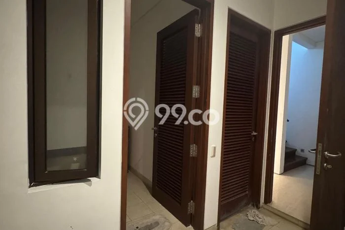 Rumah Disewakan Surabaya LT 150m2 LB 450m2 Kawasan Graha Rumah Disewakan Surabaya LT 150m2 LB 450m2 Kawasan Graha