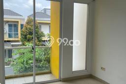 Jual Rumah Eksklusif 3 KT di Green Lake City, Jakarta Barat Jual Rumah Eksklusif 3 KT di Green Lake City, Jakarta Barat