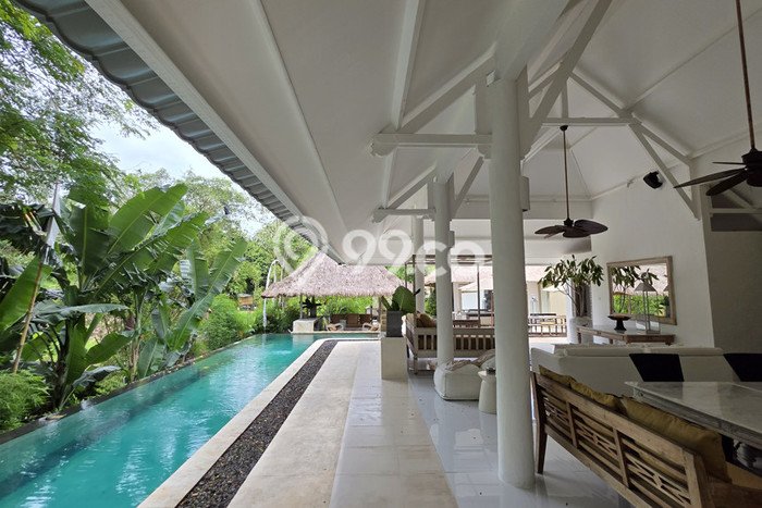 Dijual Vila Kawasan , Dimensi 1600m2m², Lokasi Strategis Dijual Vila Kawasan , Dimensi 1600m2m², Lokasi Strategis