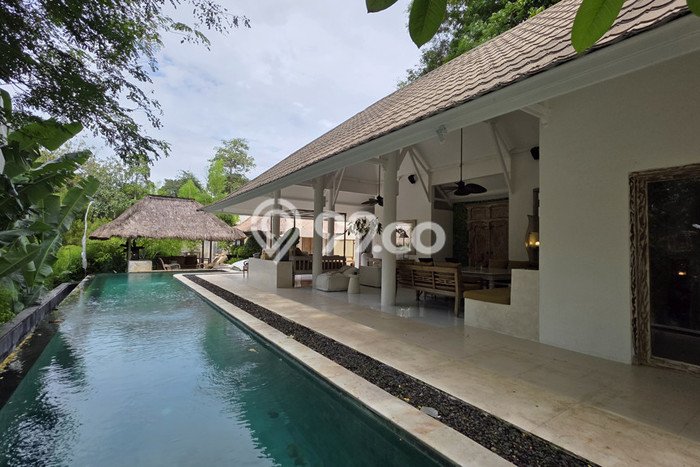 Dijual Vila Kawasan , Dimensi 1600m2m², Lokasi Strategis Dijual Vila Kawasan , Dimensi 1600m2m², Lokasi Strategis