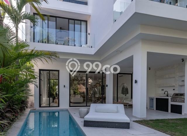 Vila Kawasan , Ukuran 300m2m², Ideal untuk tempat tinggal Anda Vila Kawasan , Ukuran 300m2m², Ideal untuk tempat tinggal Anda