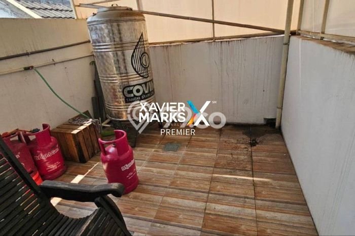 Hunian Cantik Modern Lb 180m2 di Pakis, Malang Hunian Cantik Modern Lb 180m2 di Pakis, Malang