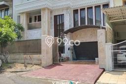 Rumah Luxury Modern Tanpa Renovasi di Pakuwon Indah Surabaya Rumah Luxury Modern Tanpa Renovasi di Pakuwon Indah Surabaya