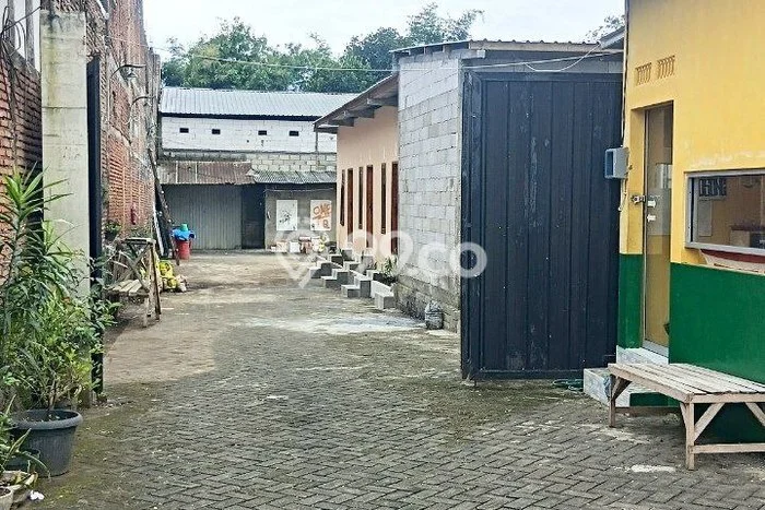 Unit Gudang Disewa Lokasi Pakis, Malang Spesifikasi Luas Bangunan 240m2 Unit Gudang Disewa Lokasi Pakis, Malang Spesifikasi Luas Bangunan 240m2