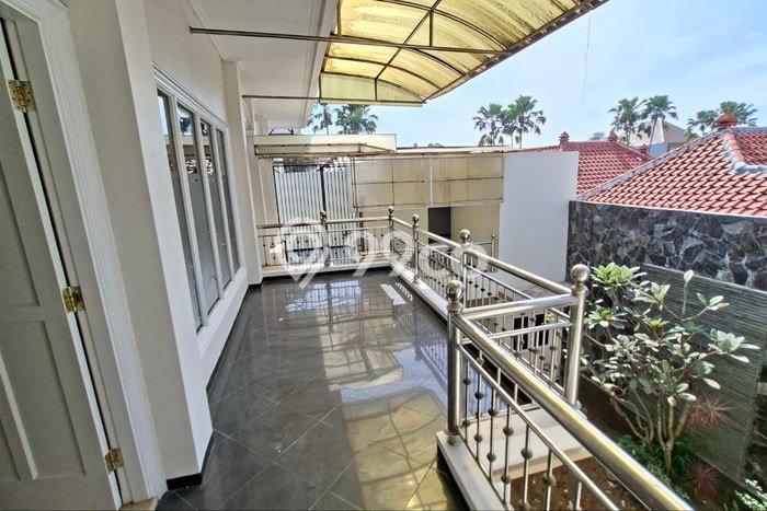 Disewakan! Rumah 5 Kamar Tidur &
4 Kamar Mandi di Dieng, Malang Disewakan! Rumah 5 Kamar Tidur &
4 Kamar Mandi di Dieng, Malang