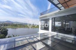 Rumah Mewah LB 771m2 Siap Huni Desain Elegan di Kota Baru Parahyangan, Bandung Rumah Mewah LB 771m2 Siap Huni Desain Elegan di Kota Baru Parahyangan, Bandung